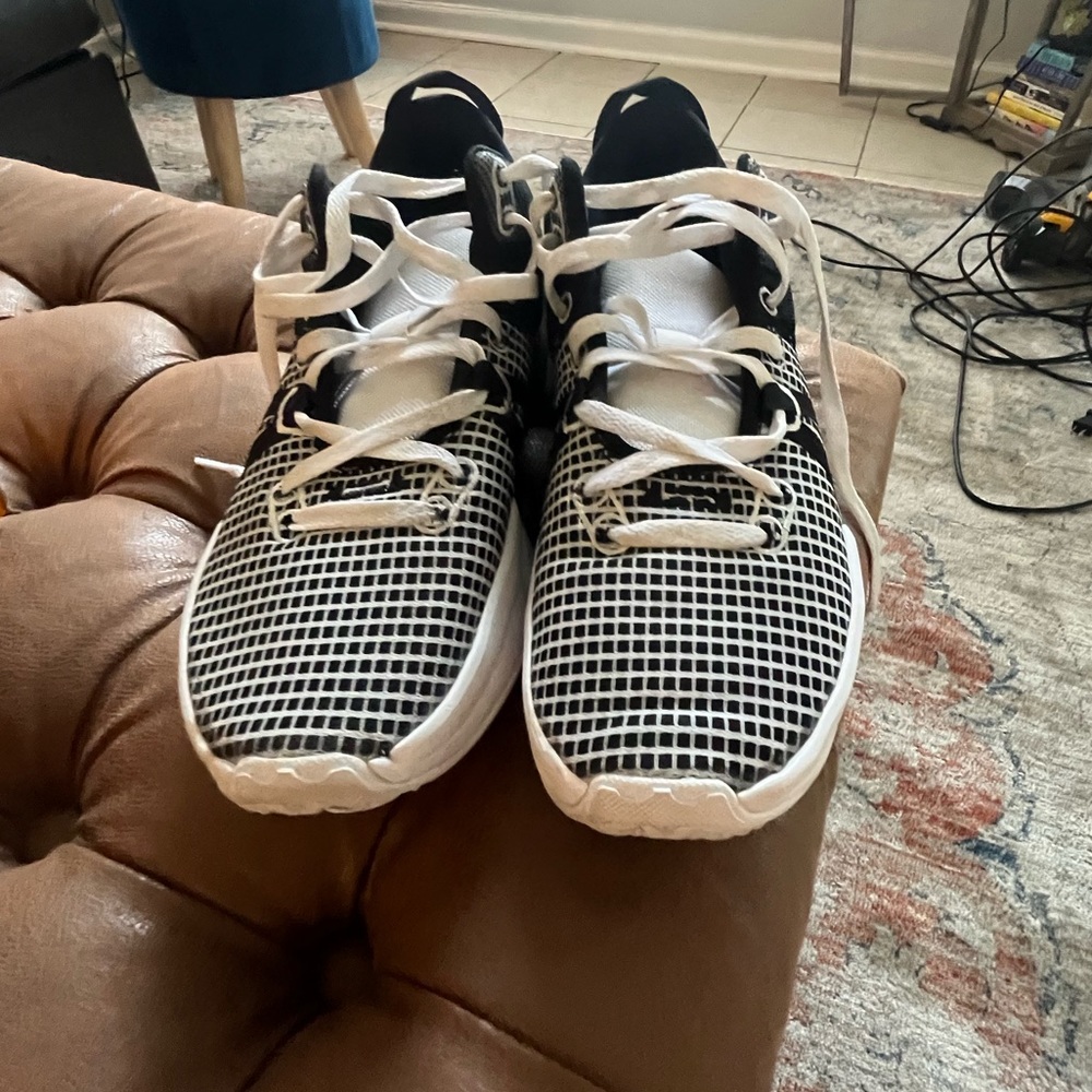 LEBRON WITNESS 7 BASKETBALL SHOES